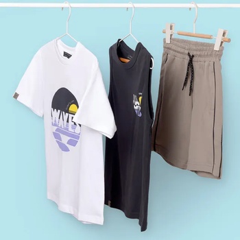 Image 1 of Mayoral Трикотажен комплект с тениска, потник и панталони в бежово за момче Mayoral