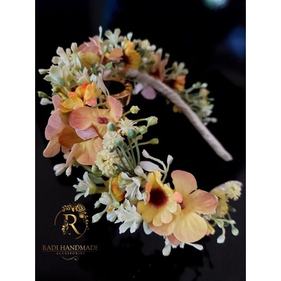 Radi handmade Дизайнерска диадема с жълти хортензии и жълти маргаритки (641)