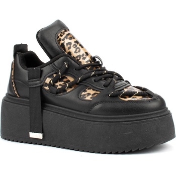 Дамски спортни обувки на платформа