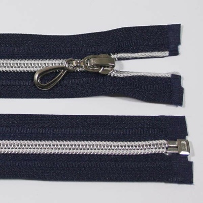 Zip spirálový 6mm délka 50cm, barva 330 (dělitelný) se stříbrnými zoubky