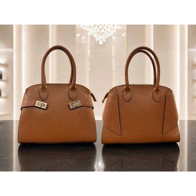 Max Original Leather Dámska kožená kabelka camel 10