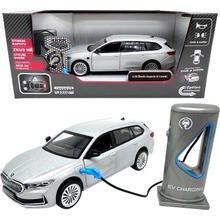 Škoda Superb IV Combi Stříbrně šedá + nabíjecí stanice 1:35