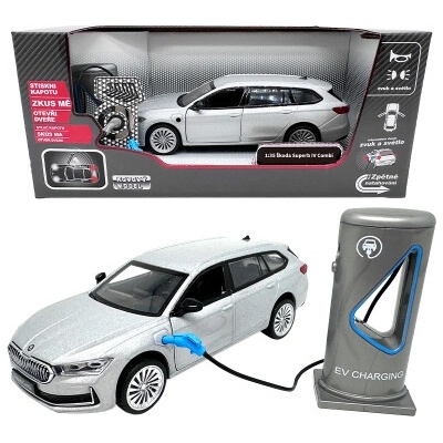 Škoda Superb IV Combi Stříbrně šedá + nabíjecí stanice 1:35