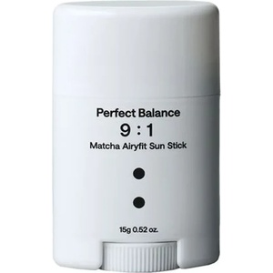 B: Lab Matcha Airyfit Sun Stick SPF50+ PA++++ - Мача слънцезащитен стик SPF50+ PA++++ 15г