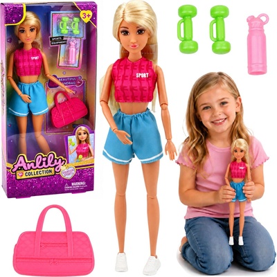 Lalka Anlily ve sportovním outfitu s doplňky