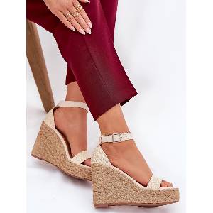 Step in style Дамски сандали на платформа модел 209913 Step in style