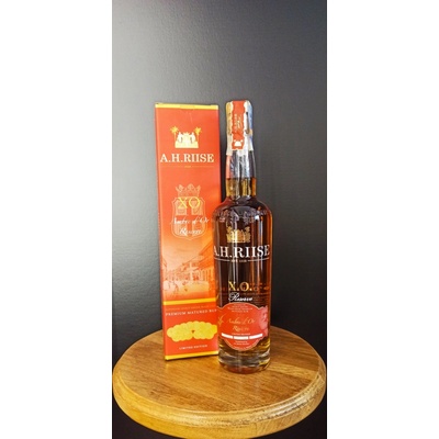 A.H. Riise XO Ambre d'Or 42% 0,7 l (kazeta)