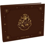 Insight Editions Harry Potter: Hogwarts Guest Book | Insights