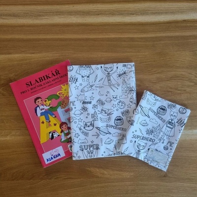 NEBE DOMA Univerzální látkový obal na Slabikář a sešity Superhero A5