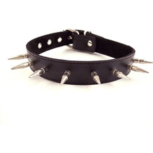 Rouge Spiked Collar