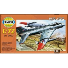 Směr plastikový model letadla ke slepení Fiat G. 55 slepovací stavebnice letadlo 1:48