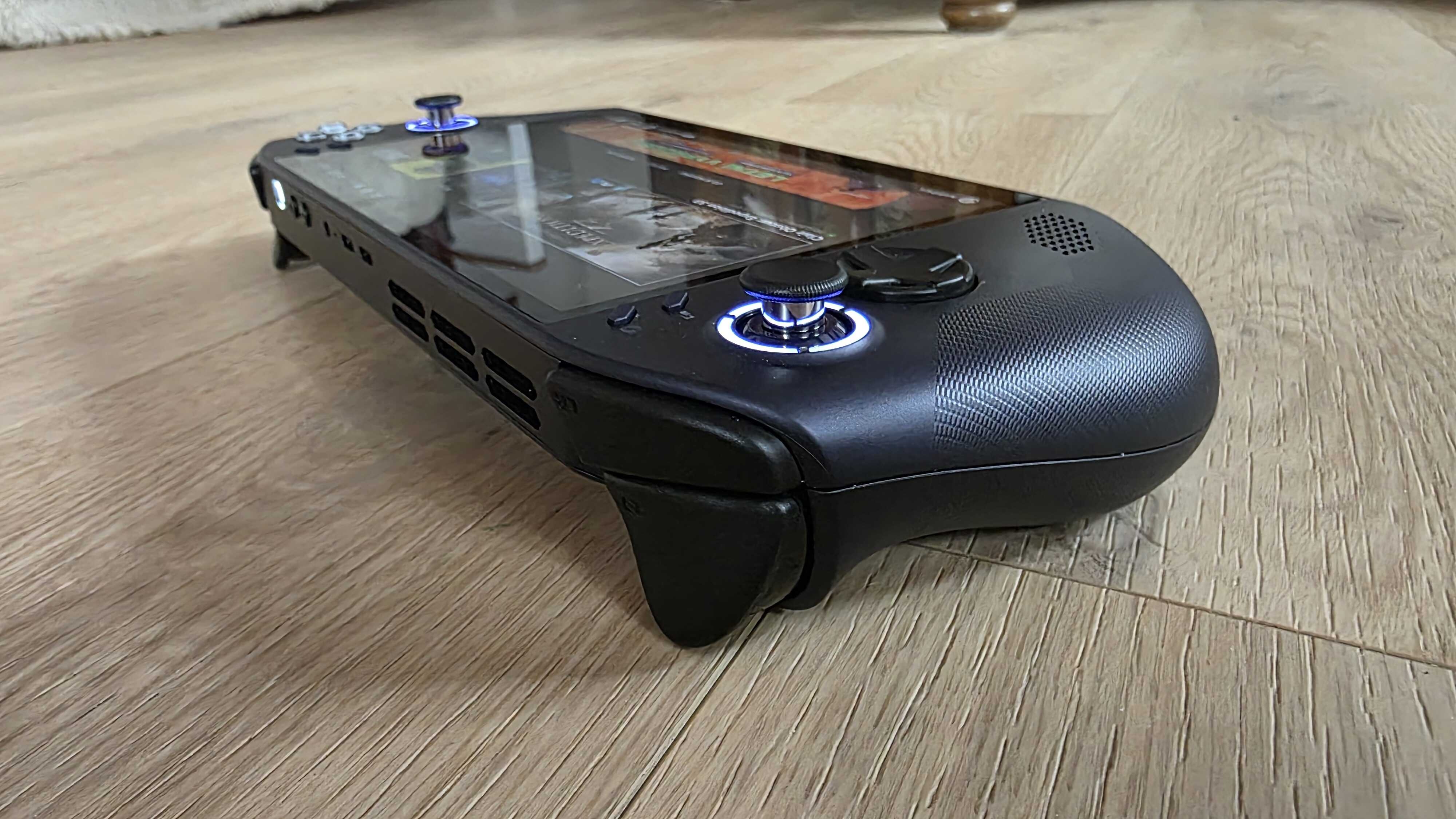 Páčky konzoly Lenovo LEGION Go S s nastaviteľným stlačením