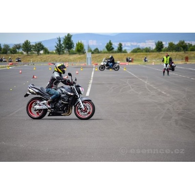 Kurz bezpečné jízdy pro motocykly
