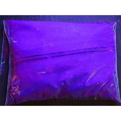 Fluorescenčný fialový pigment