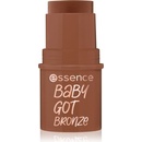 Essence Baby Got Bronze krémový bronzer v tyčince 40 Hazelnut Hug 5,5 g