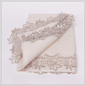 Image 1 of Покривка за маса с дантела в цвят шампанско 100/150