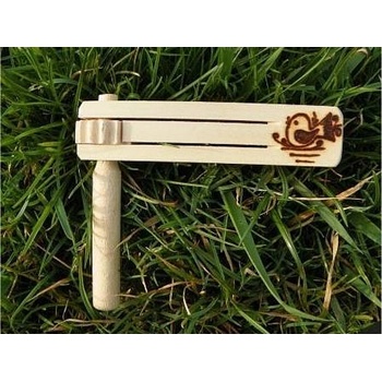 Řehtačka dětská malá.