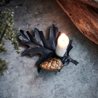Kovový svietnik Leaf Black, D.8,6 cm, Š.6,8 cm, House Doctor, čierna, fan-257870020S, D.8,6 cm, Š.6,8 cm