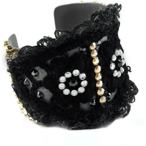 Dannyra Стилна гривна с вълнена дантела и Swarovski кристали Dannyra Jewels