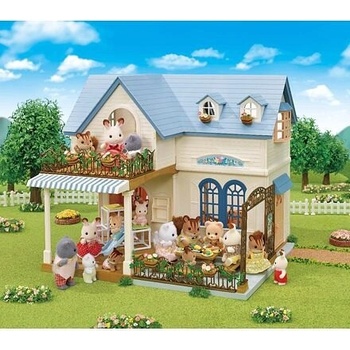 Sylvanian families Darčekový set Dom s modrou strechou terasou a príslušenstvom