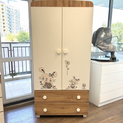 Дейзи Н БЕБЕШКИ И ДЕТСКИ ГАРДЕРОБ ЛИВИО ЗАЙЧЕ БЯЛ+ДЪБ ВОТАН