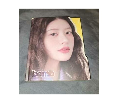ILLIT: Bomb Glitt Version CD