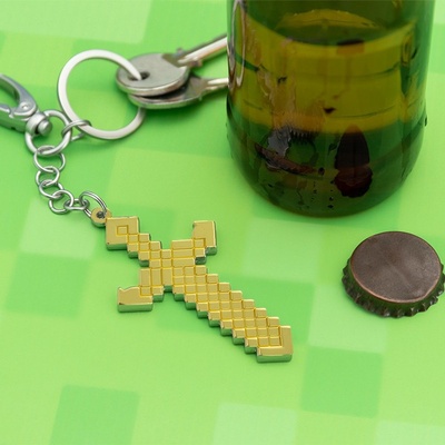 Prívesok na kľúče Sword s otváračom na fľaše Minecraft PP8011MCF