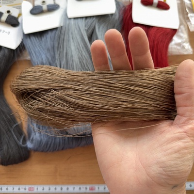 Gütermann R 402 E hedvábná niť Blond