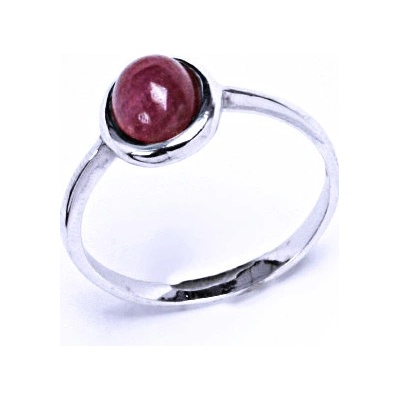 Čištín Stříbrný prsten přírodní kámen rubín A T 1355