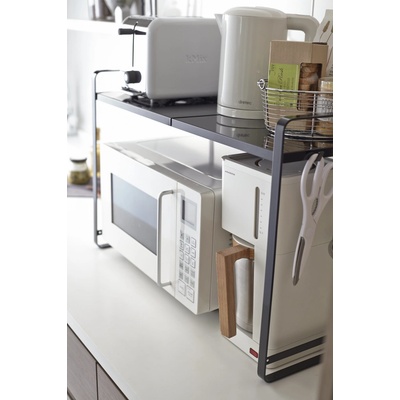 YAMAZAKI Nastavitelná kuchyňská police Tower 3131 Counter Organizer, 47,5-75cm, černá