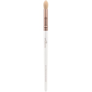 Luvia Cosmetics Elegance Precision Blender четка за нанасяне на сенки за очи 327