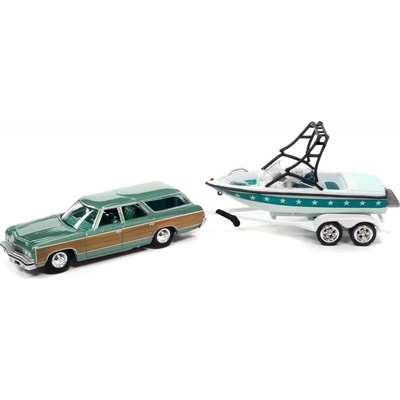 Johnny Lightning Chevy Caprice Wagon & Loď a přívěs 1:64