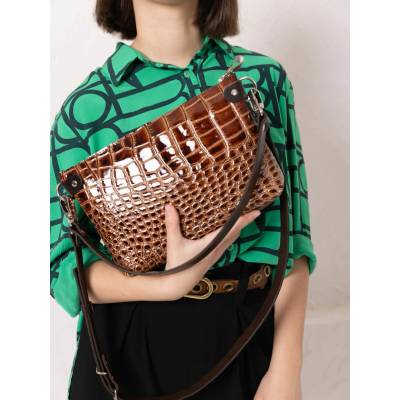 TOKS VISOKS Litovský Ateliér AGLEA kožená crossbody kabelka TOMMY aligátorí vzor