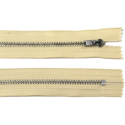 Kovový zip no.3 nerozepínací 16cm béžový (stříbrné zoubky)