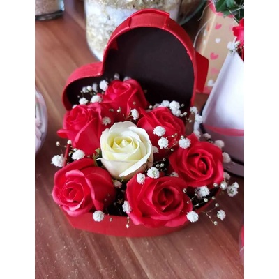 АРАНЖИРОВКА С ВЕЧНИ РОЗИ