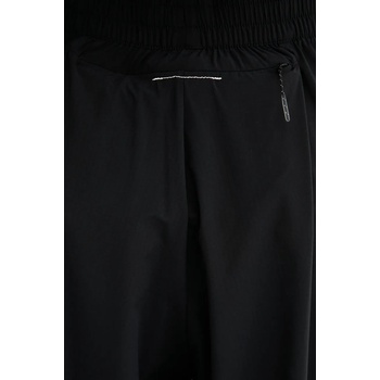 MM6 Maison Margiela Къс панталон MM6 Maison Margiela x Salomon в черно с изчистен дизайн с висока талия S52MU0131. M35417 (S52MU0131.M35417)