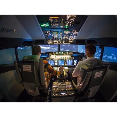 Pilotování simulátoru Boeing 737 NG