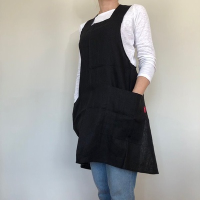 Aesthetic Lněná odolná zástěra šatová s kapsami Černá