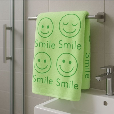 Top textil osuška Smile 70 x 140 cm rychleschnoucí zelená