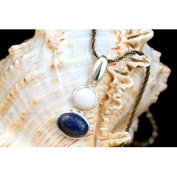 Сребърна висулка с лапис лазули и хаулит