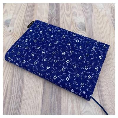 Obal na knihu Bílé kytičky na modré 22 x 32 cm Decente