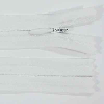 Zip skrytý 3mm délka 40cm, barva 101