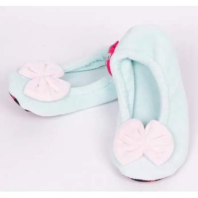 Бледозелени пантофи с розова панделка