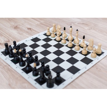 Česká šachová súprava klubovka s čiernou šachovnicou