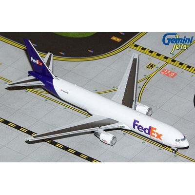 Gemini B767-3S2F FedEx Express Named Birdie 1:400