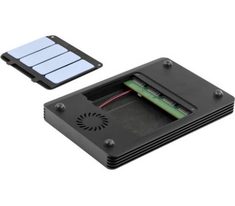 Startech M2E4BTB3