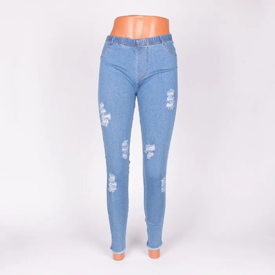 Стилен клин в син цвят от дънков плат с прокъсан ефект