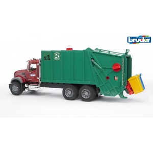 BRUDER Bruder 2812 mack granite / Камион за боклук (br 2812)