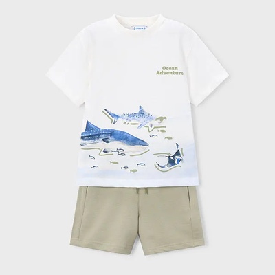 Mayoral Комплект бяла тениска с акули и бежови къси панталони за мини момче Mayoral