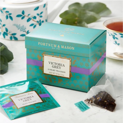 FORTNUM & MASON černý čaj s růží ROSE POUCHONG 15 hedvábných pyramid